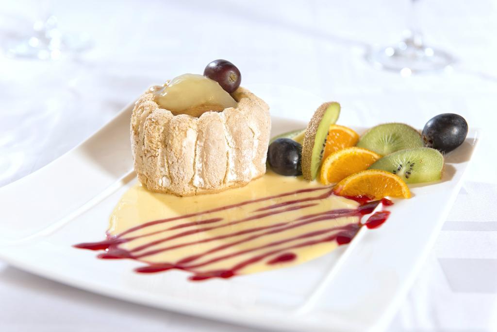 Le Saint Michel Hotel ซีดาน ภายนอก รูปภาพ
